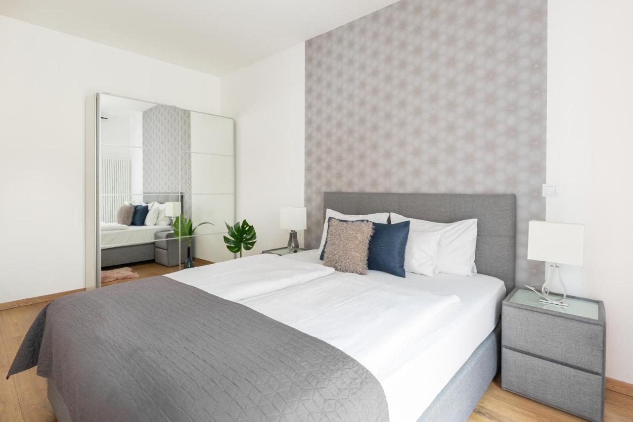 Swu Broadway Villa Budapest Luaran gambar